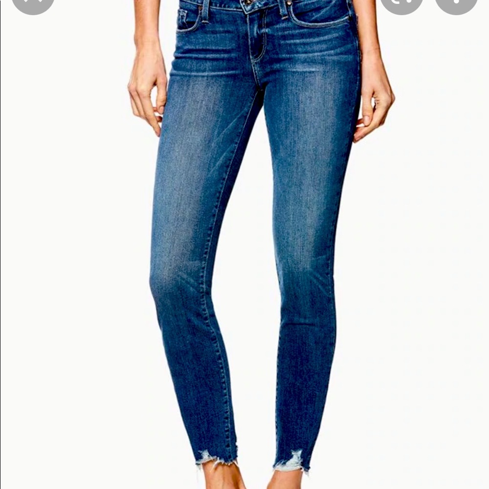 Paige - Verdugo Ankle Super Distressed Hem SZ 29 small rip at back pocket